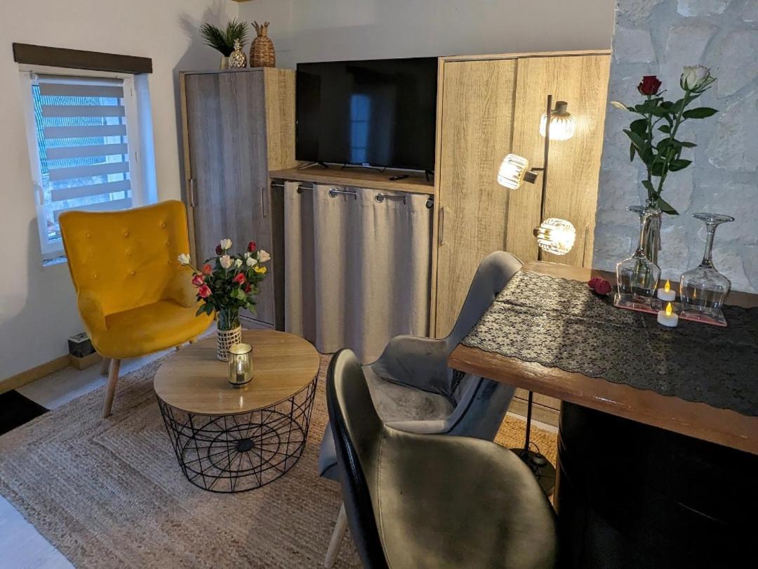 Love Room Avec Spa Nérac エクステリア 写真